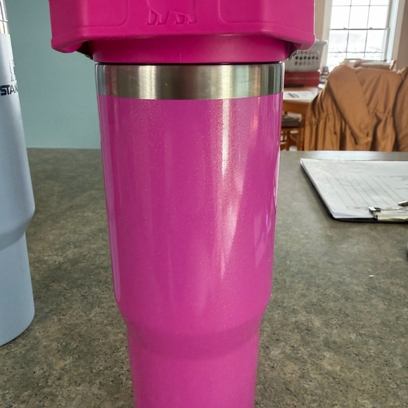 Stanley Pink Travel Mug 30 oz - Picture 3 of 4
